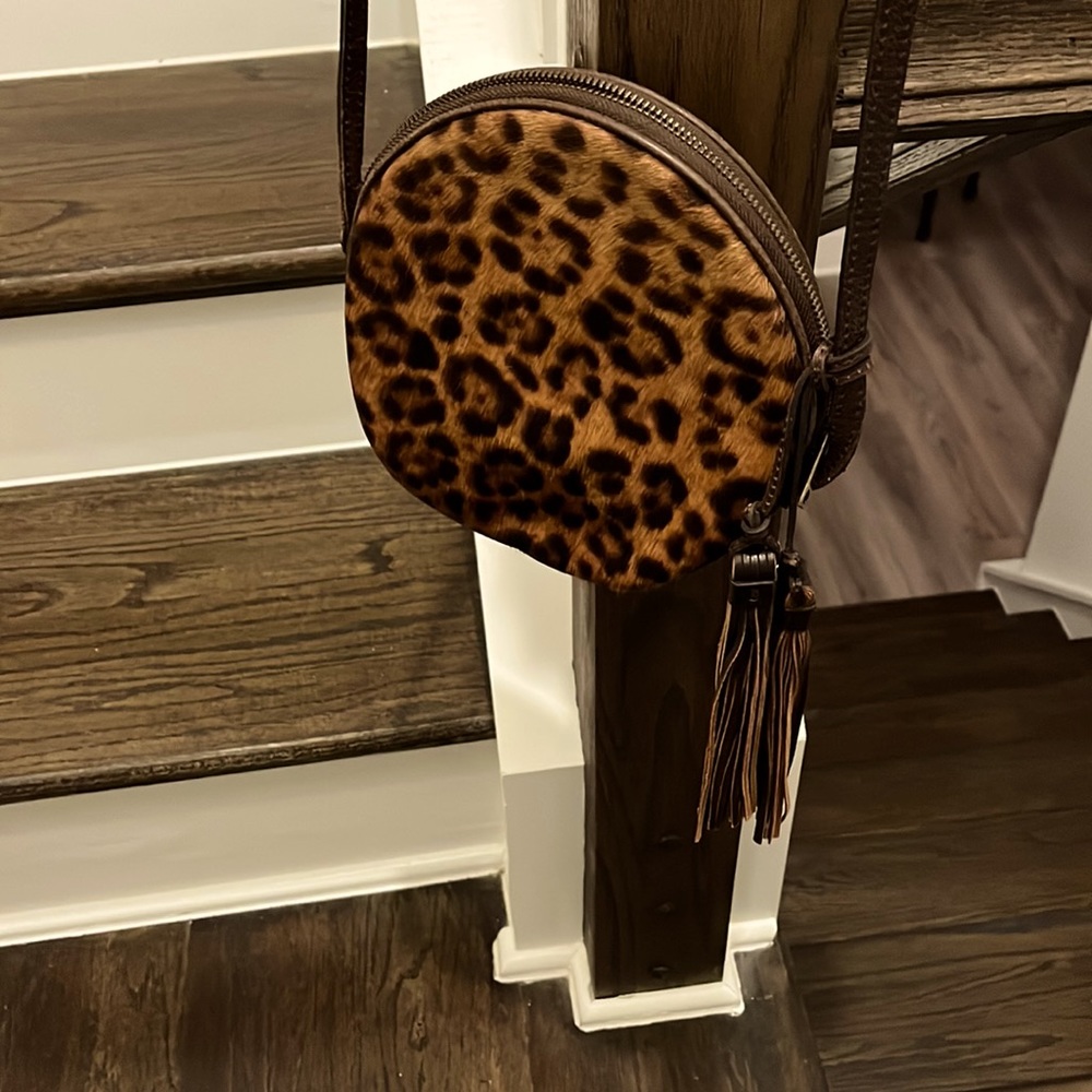 Patricia Nash leopard crossbody… like new I never used it… all leather…